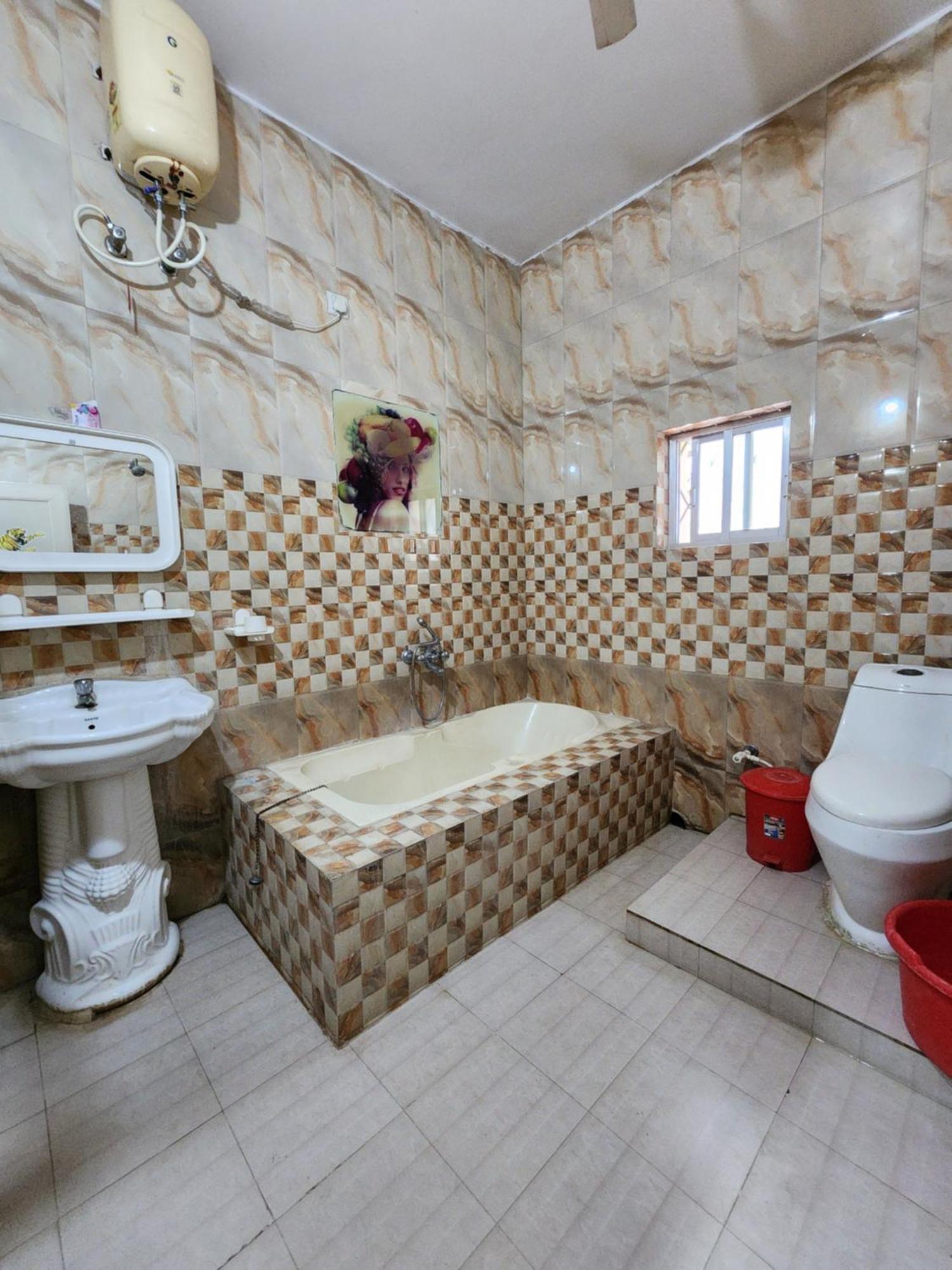Hotel Shri Durga Baripada Kültér fotó